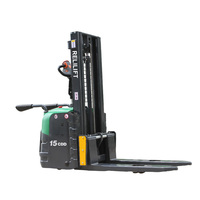 Chariot élévateur électrique à conducteur marchant de 1,5 tonne, levée de 3 m |   RELILIFT CDD1530 |   Allée étroite de 2560 mm |   Batterie au plomb-acide |   Conception compacte