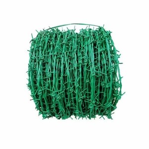 Alambre de Púas Recubierto de PVC, Doble Torsión, Núcleo Galvanizado, Antioxidante, Recubierto de Plástico Verde, para Cercas de Seguridad Perimetral - Product Image 1