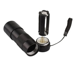 Lampes de poche à <span class=keywords><strong>lumière</strong></span> <span class=keywords><strong>noire</strong></span> 12LED avec batterie Détecteur <span class=keywords><strong>Lampe</strong></span> 395nm Led Mini torche ultraviolette <span class=keywords><strong>portable</strong></span> <span class=keywords><strong>Lampe</strong></span> de poche UV 12led - Product Image 5