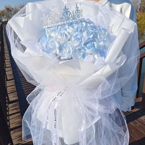 Bouquet di Rose <span class=keywords><strong>per</strong></span> Fidanzata, <span class=keywords><strong>Fidanzato</strong></span>, <span class=keywords><strong>San</strong></span> <span class=keywords><strong>Valentino</strong></span>, Compleanno, Festa della Mamma, <span class=keywords><strong>Regali</strong></span> di Laurea; Fiori di Sapone Eterni Fatti a Mano - Product Image 4
