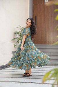 Vestido de estilo completo para mujer de excelente calidad CDesirable hecho con telas de imitación Georgette con estampado de proveedor indio - Product Image 5