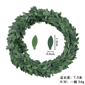 Guirnaldas de Hojas Verdes Artificiales de 7.5 Metros, Decoraciones de Plástico para Bodas y Hogar al Aire Libre - Product Image 2