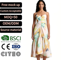 Robe longue multicolore tie-dye pour femme, bretelles spaghetti, buste froncé, jupe à volants, élégante et fluide, idéale pour l'été, la plage ou les invitées de mariage