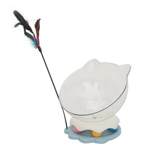 Jouet à bille rotative pour chat avec plumes, fonctionnement manuel, anti-ennui pour chats et chatons, utilisation toute saison - Product Image 1