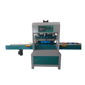 Machine d'emballage de <span class=keywords><strong>brosse</strong></span> à dents multifonction semi-automatique à haute fréquence, machine de soudage à haute fréquence pour la fabrication de housses en cuir - Product Image 1