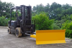 頑丈産業用フォークリフト除雪用ブレード効率的な建設機械アタッチメント除雪用 - Product Image 6