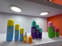 Flacon pulvérisateur en PET en forme de capsule avec finition mate, logo personnalisé, 100 ml/120 ml/150 ml/250 ml pour lotion fixante de maquillage et soins de la peau