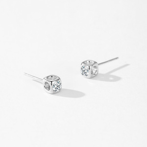 Boucles d'oreilles carrées minimalistes en argent sterling S925 avec zircon rond, version cuivre personnalisable, pour un usage quotidien féminin - Product Image 3