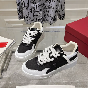 Chaussures de marche/course de luxe, design haut de gamme, mode automne, décontractées, dessus en cuir véritable, respirantes, augmentant la taille, pour hommes - Product Image 1