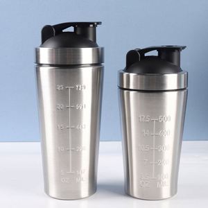Bouteille shaker à protéines en acier inoxydable 700 ml avec logo personnalisé, échelle de mesure, isolation sous vide, pour la salle de sport et les sports, avec marqueurs de temps - Product Image 4