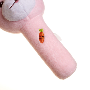 กระดิ่งมือตุ๊กตายัดนุ่น OEM จากจีน,ของเล่นมีเสียงสำหรับเด็กทารก