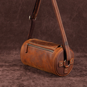 Sac bandoulière cylindrique vintage en cuir Crazy Horse pour homme, en cuir de vachette véritable, léger et imperméable - Product Image 3