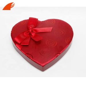 Hộp Đóng Gói Sô Cô La Hình Trái Tim Da Lộn Tùy Chỉnh Hộp Đóng Gói Kẹo Bọc Vải Cứng - Product Image 2