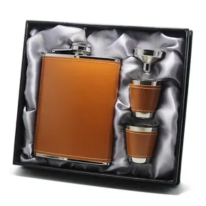 Set de Petaca Portátil de 8oz con 1 Embudo y 2 Vasos de Chupito, Botella de Acero Inoxidable para Whisky y Vino, Set de Petaca de Viaje para Regalo - Product Image 1