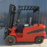 Carrello Elevatore Robusto da 2 Tonnellate con Motore AC, Montante Rinforzato e Pneumatici Antiscivolo per la Movimentazione su Rampe nei Centri di Distribuzione