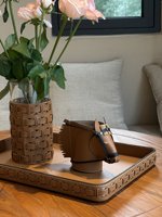 Boîte de rangement Zenos de luxe en cuir éco-responsable résistante à l'eau, motif tête de cheval, fermeture ouverte, poignée souple, décoration de bureau, porte-stylo