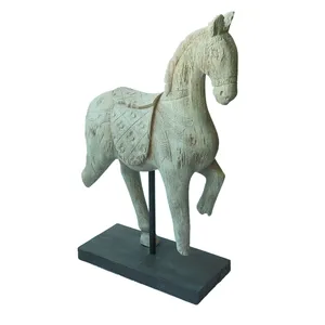 Escultura de cavalo em resina, escultura para cavalo com base, vintage, brinquedo, efeito de madeira, poliresina, estatueta de cavalo com base