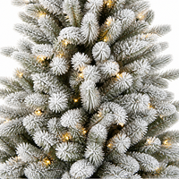 Sapin de Noël artificiel floqué pré-éclairé de 7 pieds, sapin de Noël givré avec lumières LED chaudes et support métallique robuste