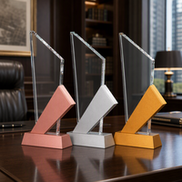 Trofeo de Cristal Personalizado con Base Metálica en Forma de Cuña, Medallón en Oro, Plata, Cobre y Oro Rosa, Premio de Campeón Personalizado al por Mayor