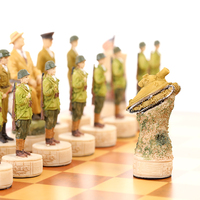 Escultura de resina Juego de ajedrez temático de la Segunda Guerra Mundial 3,5 "Pintado a mano