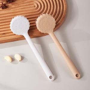 Brosse à vaisselle en silicone antiadhésive, douce pour les casseroles et poêles, manche long, couleur blanc et beige, outil de nettoyage anti-rayures - Product Image 1