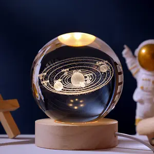 JAIYI lampu meja kristal dasar kayu, dekorasi Desktop kaca bola kristal 3D LED Planet kreatif