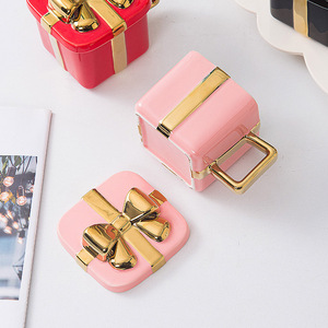 Tasse à café en céramique de style Ins, design nœud, forme irrégulière, 420 ml, tasse carrée dorée en céramique avec couvercle, idéale pour les cadeaux et le bureau - Product Image 4