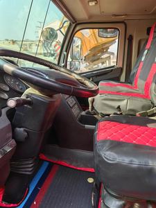 รถเครนเคลื่อนที่แบบติดตั้งบนรถบรรทุก Zoomlion รุ่น ZTC1000V 100 ตัน, QY50V และ ZTC800V สำหรับงานก่อสร้าง - Product Image 2