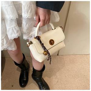 กระเป๋าถือแบบมีจีบทรงสี่เหลี่ยมขนาดเล็กกระเป๋าถือแบบมีสายคาดไหล่เทรนด์ใหม่จากโรงงาน - Product Image 1