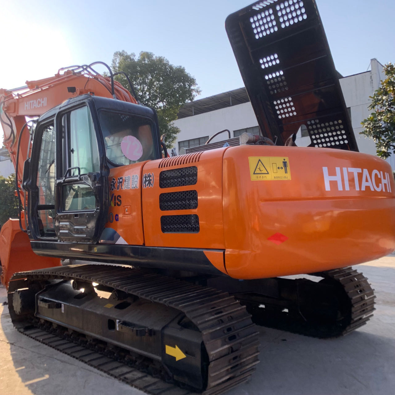 Excavator Hitachi Engines - High Performance & Durability