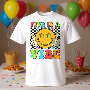 T-shirt per bambini Five Is A Vibe per il 5° compleanno, unisex, a maniche corte, girocollo, con stampa digitale, per feste - Product Image 3