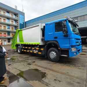 <span class=keywords><strong>Camion</strong></span> compacteur de déchets Howo 4x2 4000L à chargement arrière, <span class=keywords><strong>camion</strong></span> <span class=keywords><strong>poubelle</strong></span> d'<span class=keywords><strong>occasion</strong></span> - Product Image 4