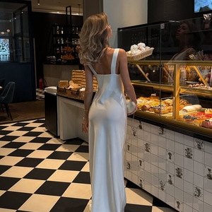 Robe fourreau élégante en satin blanc, col cœur, longueur au sol, ajustée, pour soirée formelle - Product Image 3