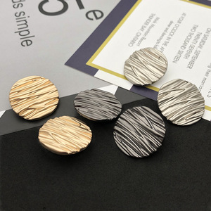 Sang Trọng Tùy Chỉnh Logo Dập Nổi Thời Trang May Chân Nút Snap Fastener Đánh Bóng Dome Mặt Trời Với Donut Người Đàn Ông Blazer May Uganda - Product Image 1