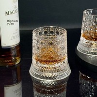 Yeni LED Işıklı Lüks Viski Bardağı Standı Döner Dekompresyon Kupası Yaratıcı Brendi Batı İçkileri Kadehi 260ml