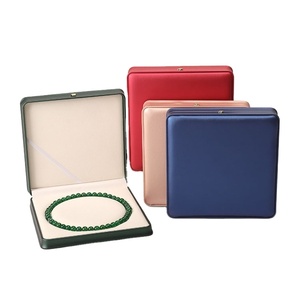 Crown Buckle Custom Pearl Jade Necklace <b>Velvet</b> <b>Jewelry</b> Box <b>Jewelry</b> Box Storage <b>Jewelry</b> <b>Boxes</b> Custom - Product Image 1