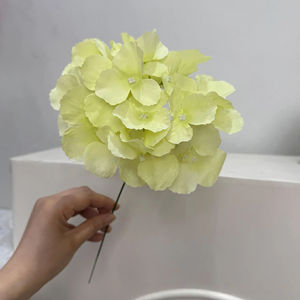 Bouquet d'hortensias artificiels en soie faits à la main, à tige unique, pour la décoration intérieure, les fêtes, les remises <span class=keywords><strong>de</strong></span> diplômes et le Nouvel An – Vente en gros à prix réduit - Product Image 4