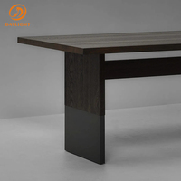 Table à manger en bois massif de style médiéval, en chêne, écologique, durable, table et chaises de style rétro français, simple, pour la salle à manger familiale