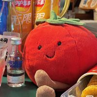 Peluche amusante en forme de tomate pour machine à griffes, collectionneurs et cadeaux d'anniversaire pour enfants