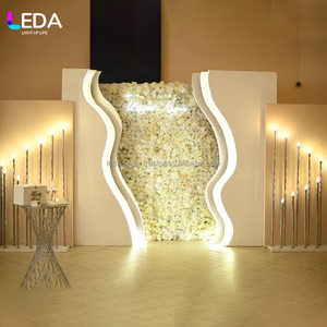 LEDA Nouvelle conception Arche de toile de fond en acrylique multicouche à lumière LED blanche personnalisée pour la décoration de scènes de mariage et d'événements - Product Image 3
