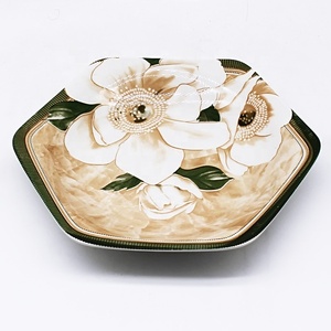 Assiette en porcelaine hexagonale au design noble et élégant de 8 pouces Assiette d'impression écologique pour vaisselle cuisine mariage - Product Image 1