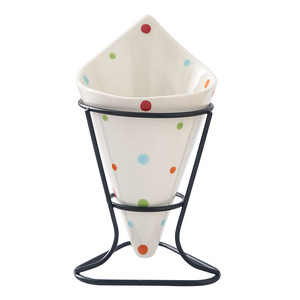 Creative polka dot ceramic French fry rack for home use, suitable for Western restaurants, bread and snack racks, <b>cone</b>-shaped - Product Image 2