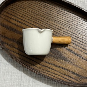 Mini taza <span class=keywords><strong>de</strong></span> cerámica con asa <span class=keywords><strong>de</strong></span> madera natural, jarra con pico para café y leche, para medir espresso - Product Image 4