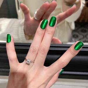 Prensa verde en las <span class=keywords><strong>uñas</strong></span> <span class=keywords><strong>Uñas</strong></span> cuadradas <span class=keywords><strong>cortas</strong></span> para gelatina de ojo de gato Brillo verde oscuro Uña magnética reutilizable - Product Image 3