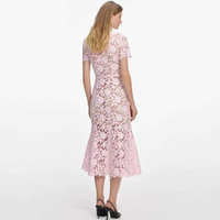 Robe sirène élégante pour femme, mi-longue, mode estivale, col rabattu, ceinture boutonnée, en dentelle, avec débardeur intérieur, antistatique, lavable