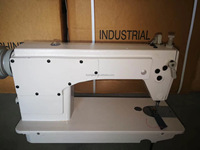 Jukis Ddl5550n Machine industrielle à une aiguille à point noué pour vêtements Machine à coudre industrielle à pied et à bras Machine à coudre industrielle pour vêtements