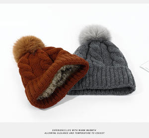 Bán Buôn Biểu Tượng Tùy Chỉnh Dệt Kim Mũ Ấm Đồng Bằng Phụ Nữ Mùa Đông Faux Fur Bóng Pom Pom Thời Trang Trắng Đen Beanie <span class=keywords><strong>Hat</strong></span> - Product Image 4