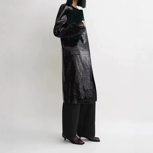 Cappotto <span class=keywords><strong>Trench</strong></span> Monopetto <span class=keywords><strong>Nero</strong></span> Personalizzato Jancoco da Donna, Lunghezza Media, in Pelle Goffrata Effetto Coccodrillo per Autunno Inverno Sera - Product Image 2