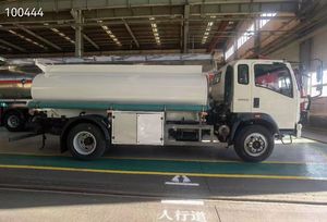 Sinotruck Howo 4x2 8x4 6x4 3000 gallons 5 tonnes diesel 12000 litres 40000 litres 3000 gallons <span class=keywords><strong>camion</strong></span> de réservoir de mazout à vendre - Product Image 6