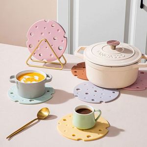 Juego de Salvamanteles de Silicona con Diseño de Rebanada de Queso, Coloridos y Resistentes al Calor, para Protección de Mesa, Multiusos para Cocina - Product Image 3